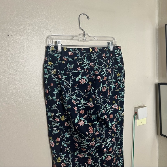 LOFT Navy Floral Pattern Pants 2 Riviera Print Floral Vines Julie Trousers Ankle - Picture 7 of 10